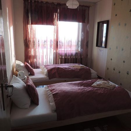 Kivilinna Homestay Lohkva Luaran gambar